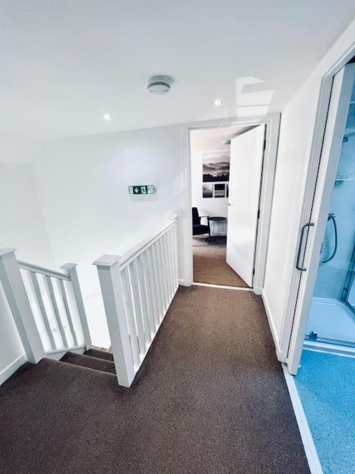 Luxe 4 Bedroom Centre House Holiday home *