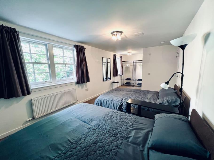 Luxe 4 Bedroom Centre House Holiday home