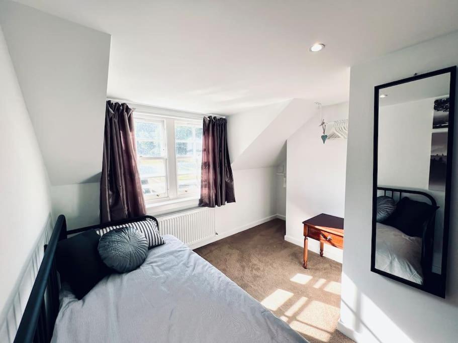Luxe 4 Bedroom Centre House Holiday home Edinburgh